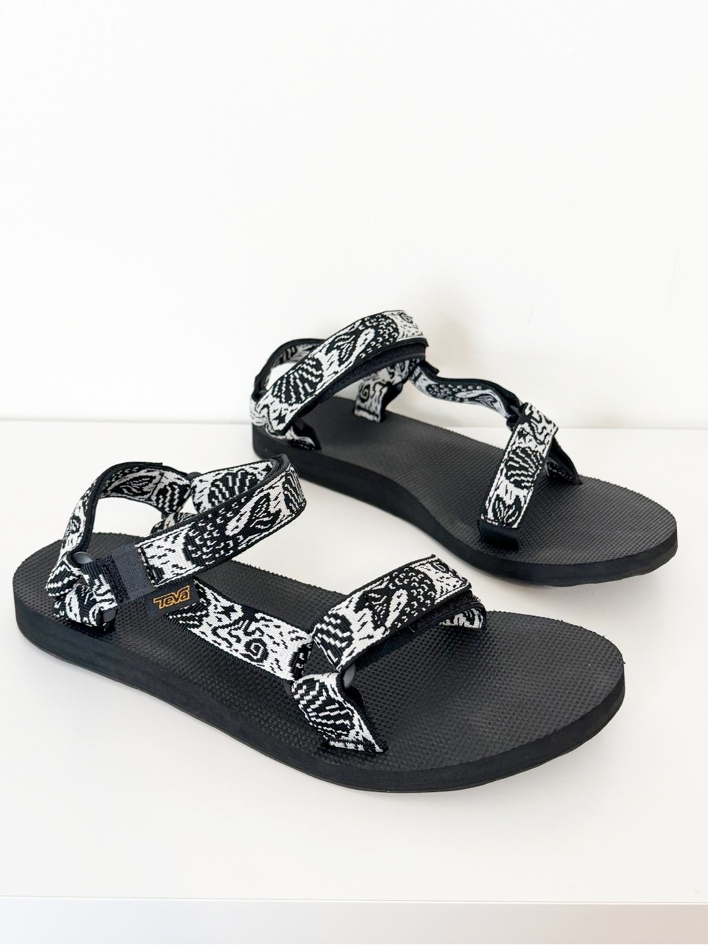 Teva Original Universal Strappy Sandals Black White Geometric Pattern Women 10
